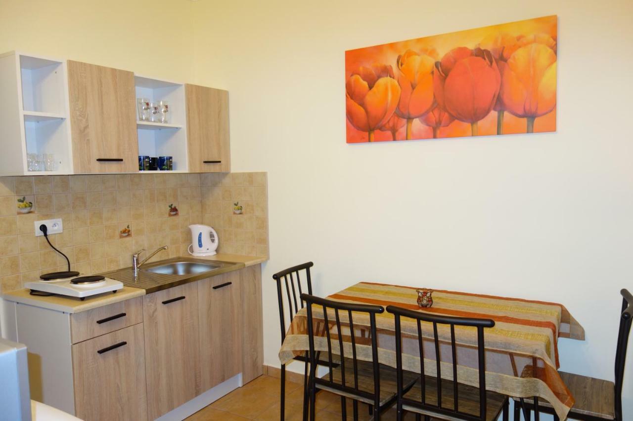 La Familia Appartement Štúrovo Buitenkant foto