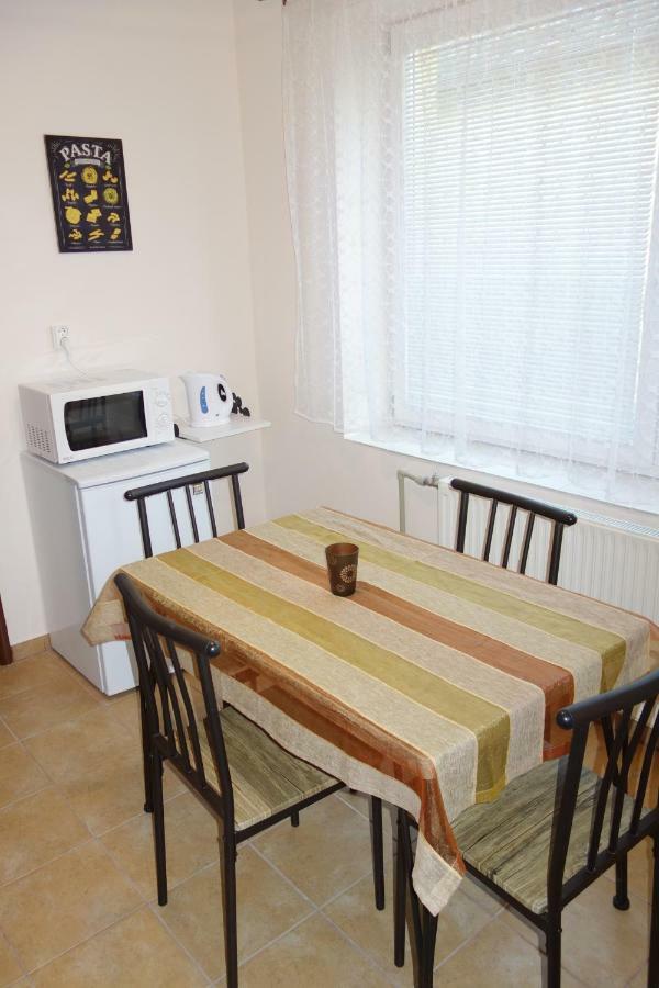 La Familia Appartement Štúrovo Buitenkant foto