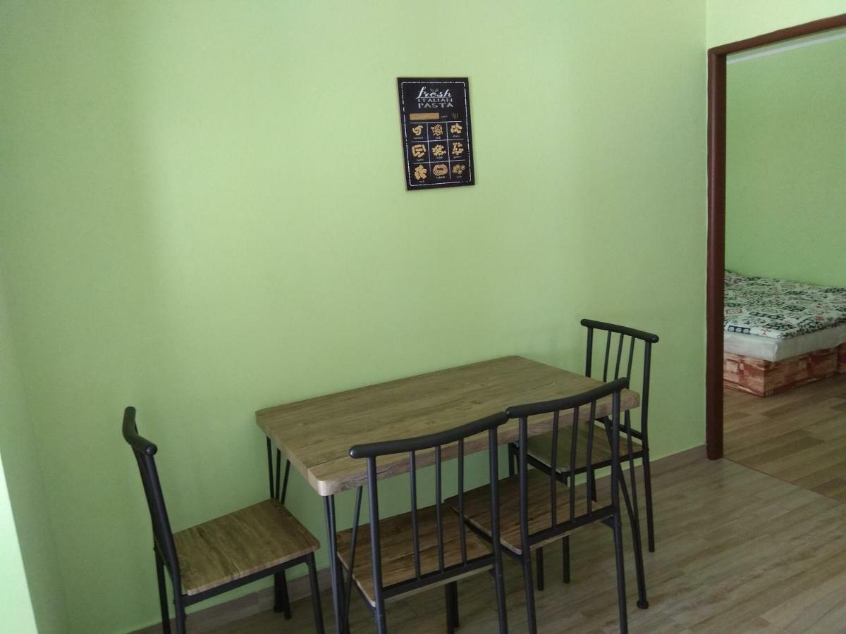 La Familia Appartement Štúrovo Buitenkant foto