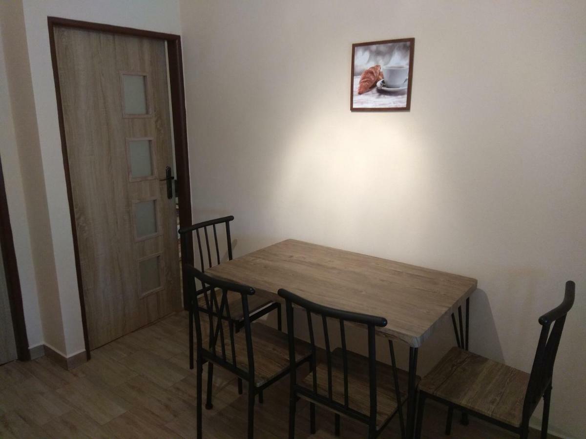 La Familia Appartement Štúrovo Buitenkant foto