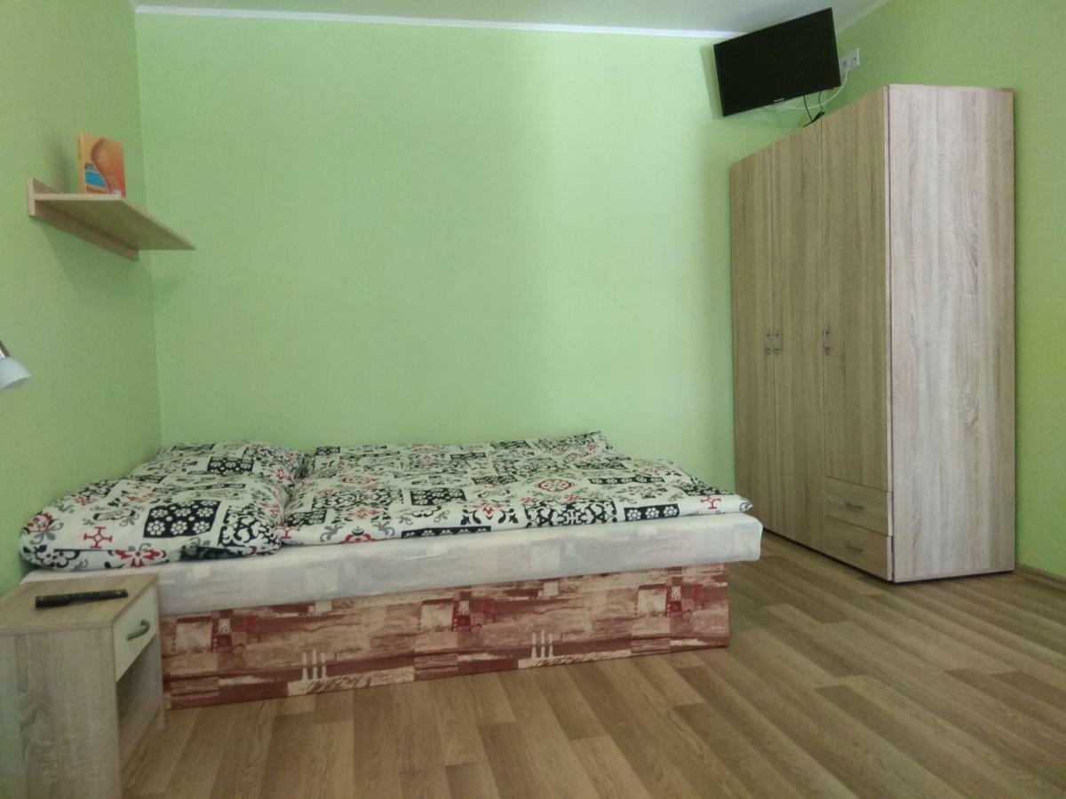 La Familia Appartement Štúrovo Buitenkant foto